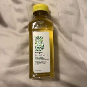 Briogeo banana and coconut shampoo